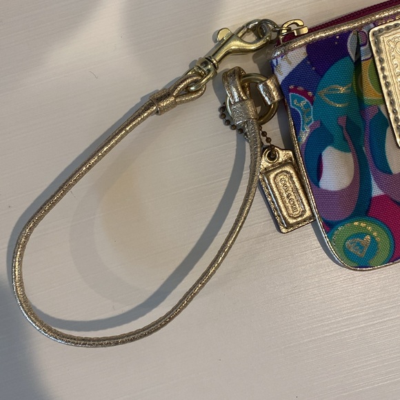 EUC Coach Poppy wristlet - Picture 2 of 4
